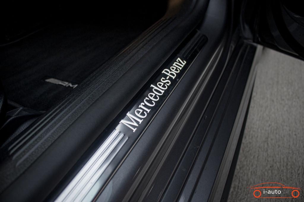 Mercedes-Benz CLA 180 AMG za 30000€