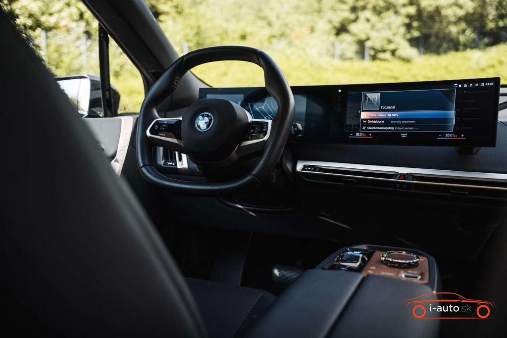 BMW iX xDrive40 za 64200€