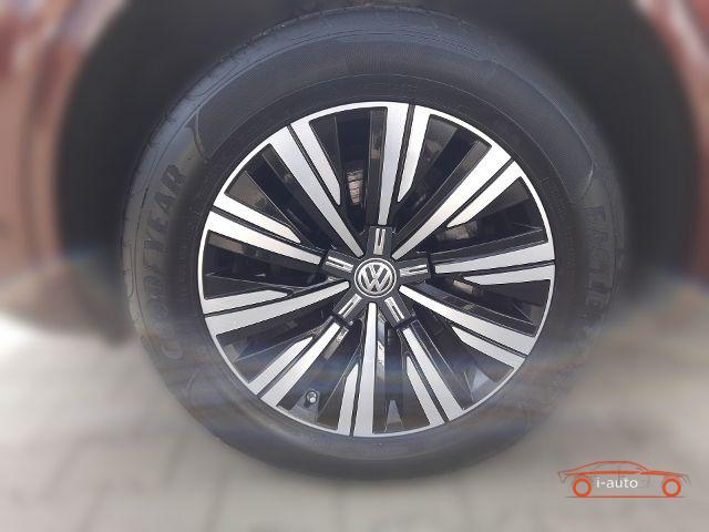 Volkswagen Touareg 3.0 TDI Elegance 4M za 52000€