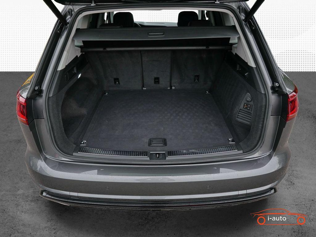 Volkswagen Touareg 4.0 V8 R-Line BLACK STYLE za 49900€