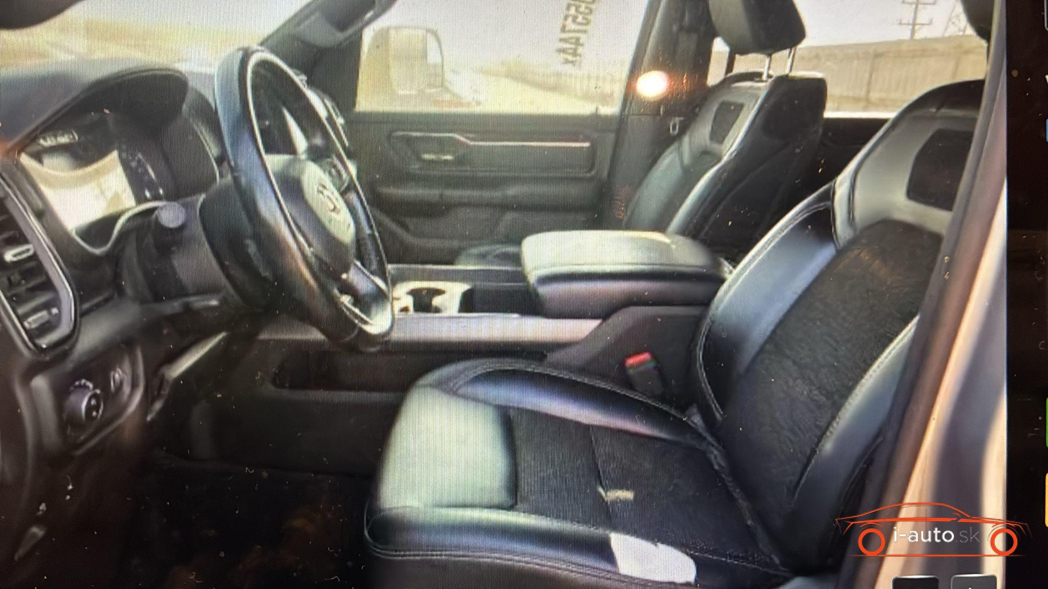 Dodge RAM 5.7 V8 4x4 BUILT TO SERVE  za 52540€