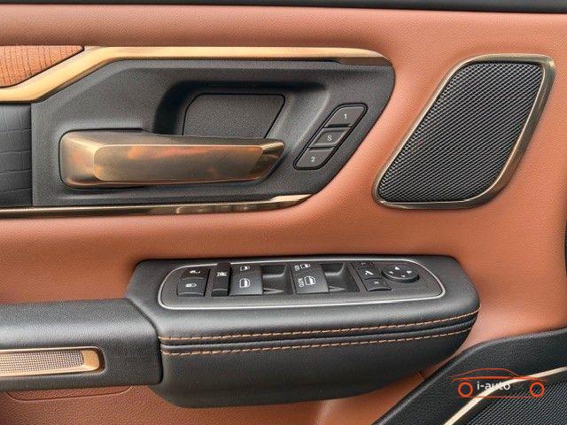 Dodge RAM 5,7l HEMI Longhorn za 101000€