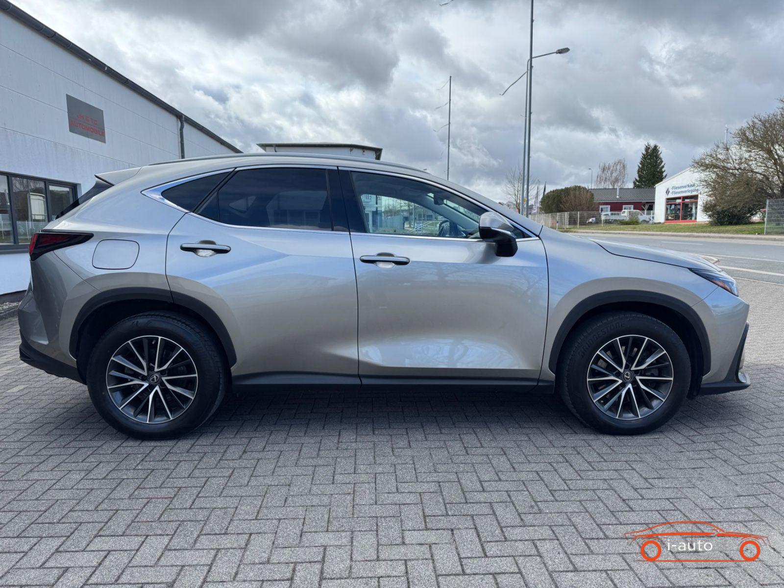 Lexus NX 450h+ E-Four za 47430€