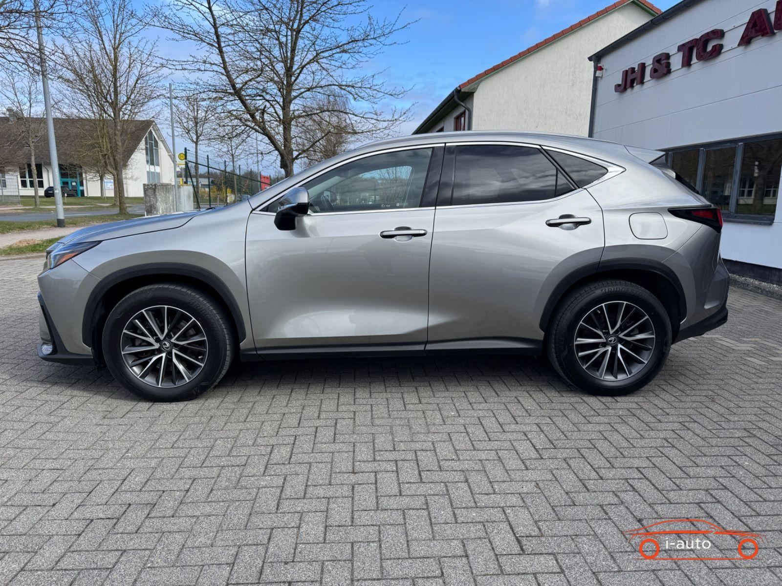 Lexus NX 450h+ E-Four za 47430€