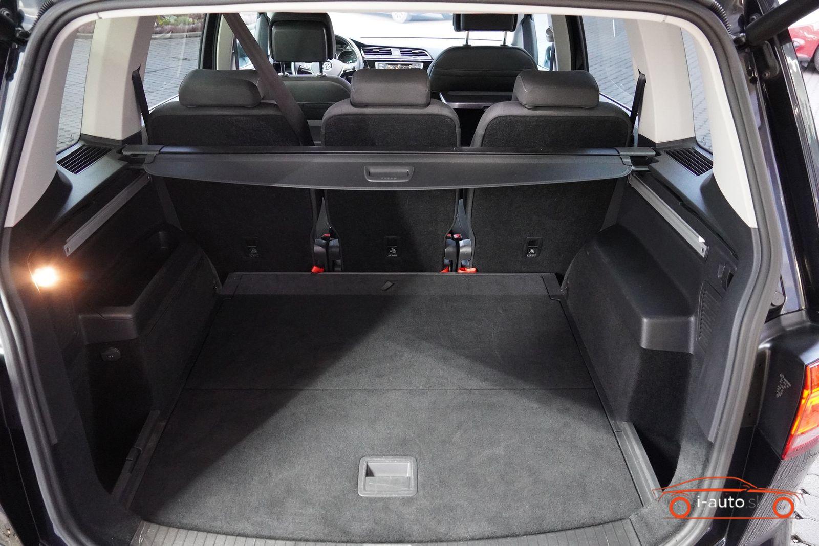 Volkswagen Touran 1.4 TSI DSG Highline za 25990€