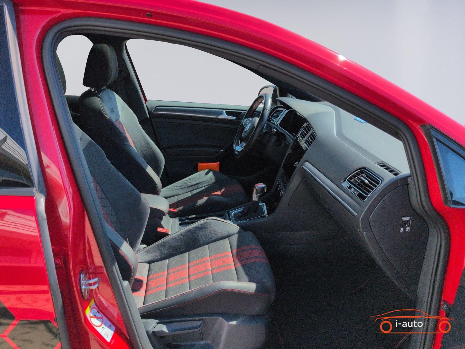Volkswagen Golf VII TCR 2.0 TSI DSG za 29960€