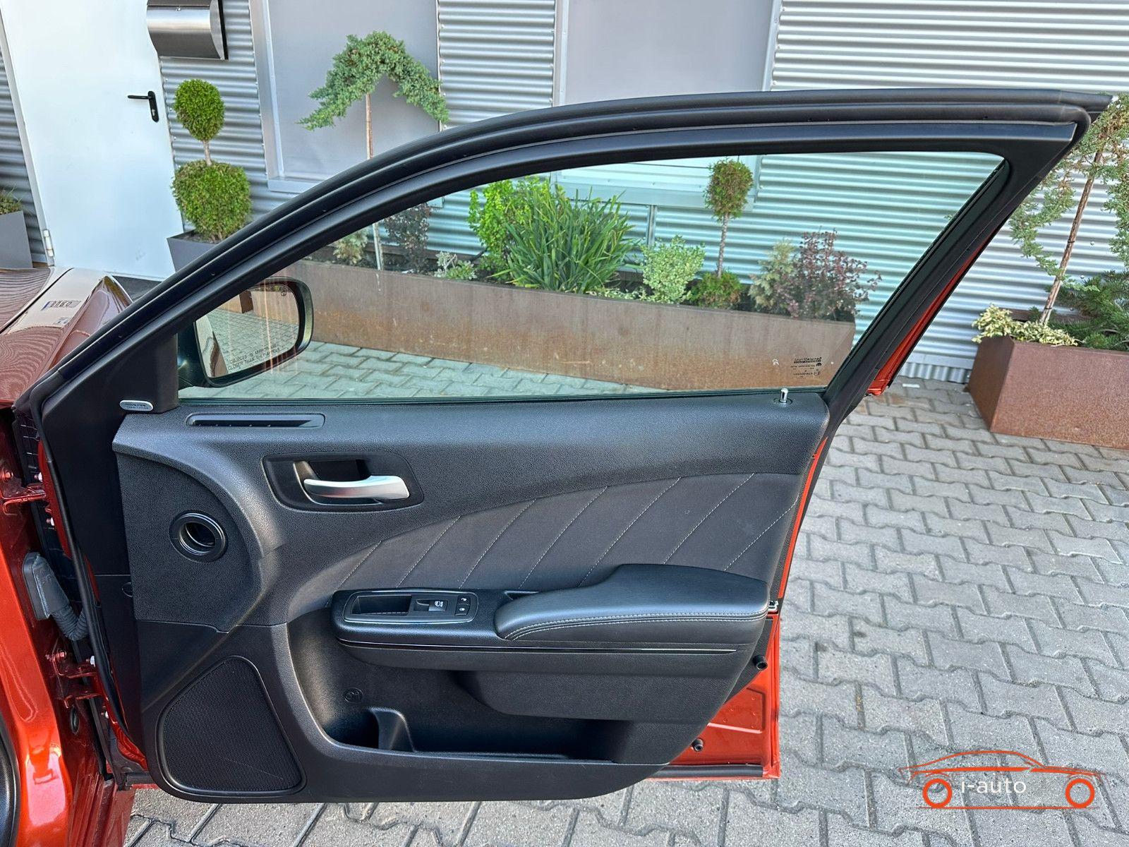 Dodge Charger R/T 5.7 V8 za 31550€