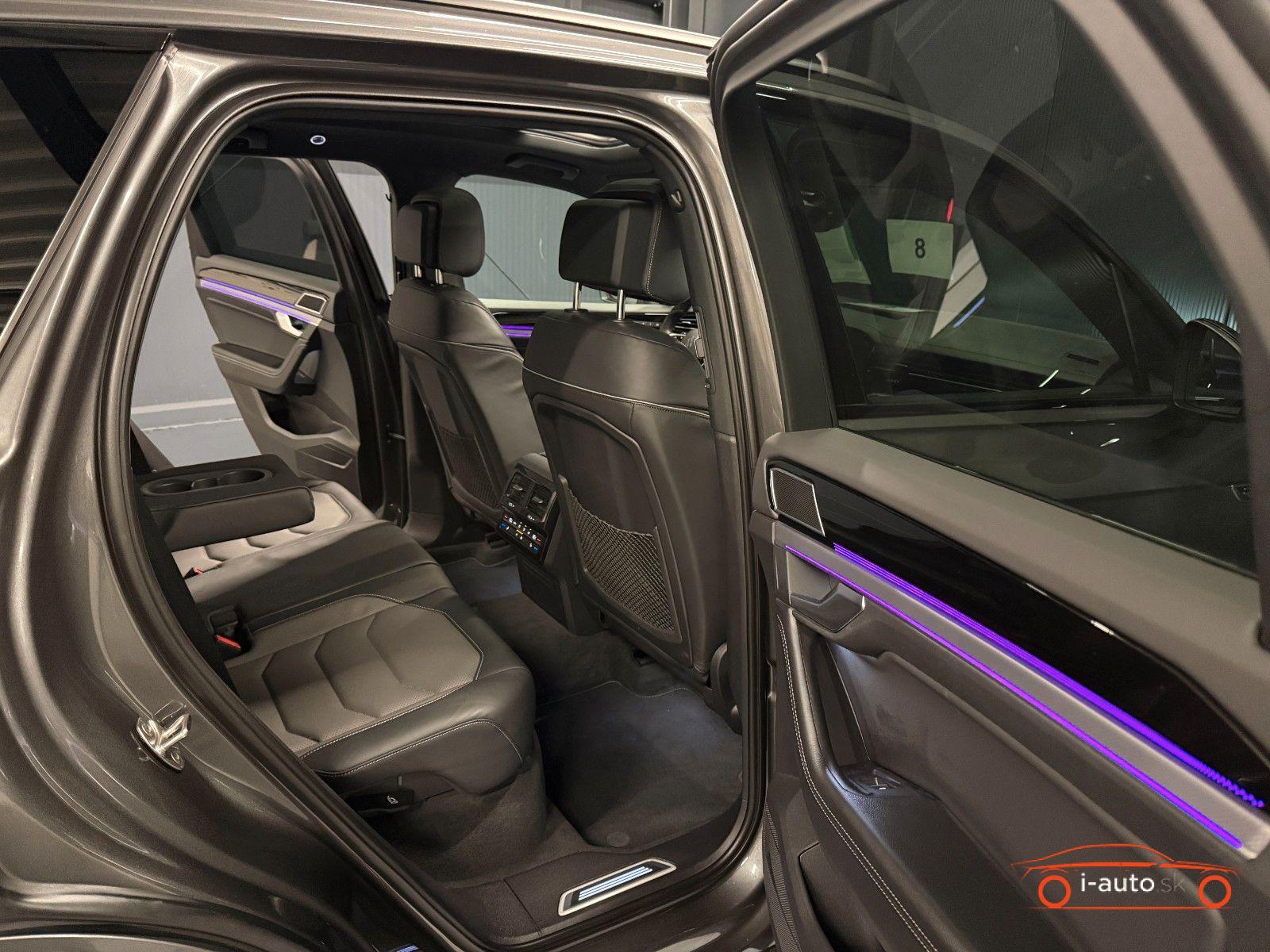 Volkswagen Touareg 3.0 TDI 4Motion R-Line za 56850€