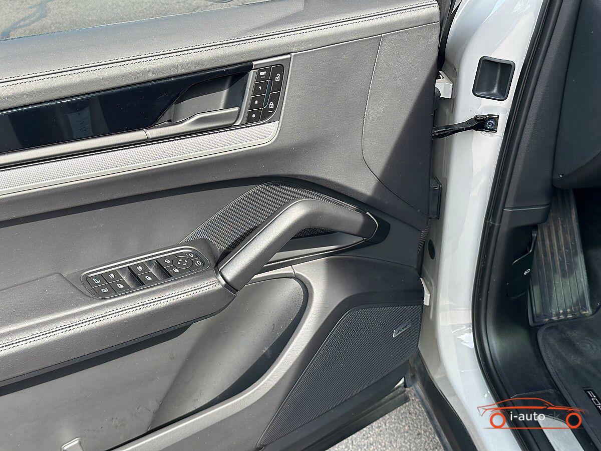 Porsche Cayenne E-Hybrid  za 85920€
