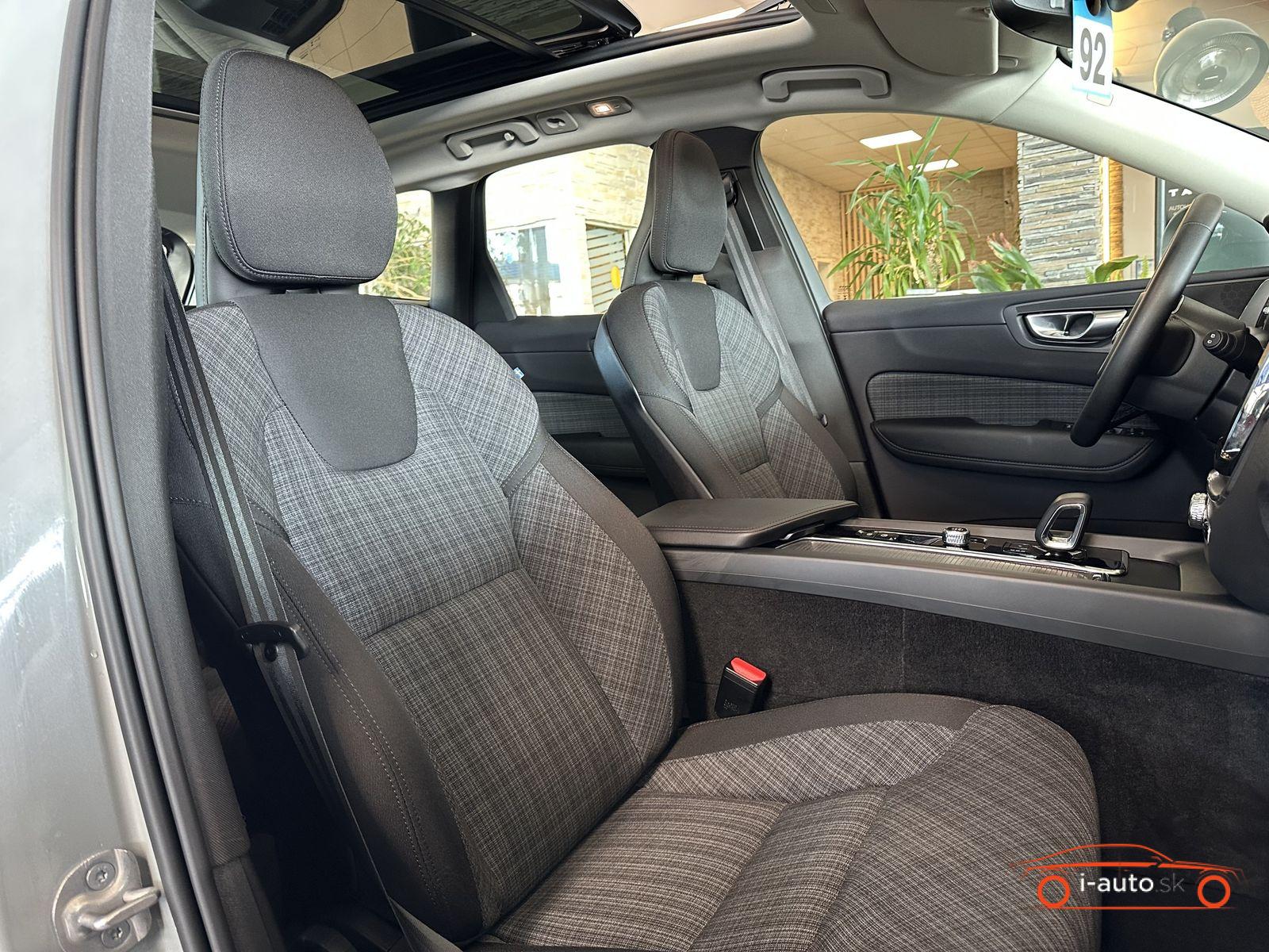 Volvo XC60 T6 Plug-In AWD Essential za 42400€