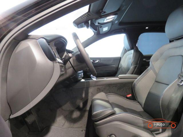 Volvo XC60 T8 Recharge Plus Black Edition za 60790€