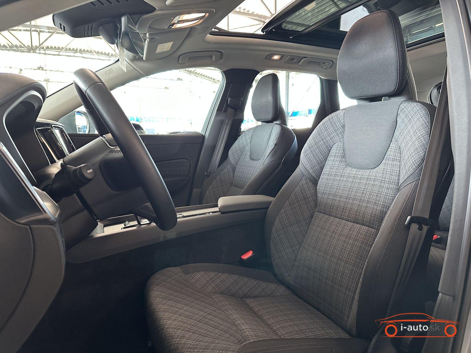 Volvo XC60 T6 Plug-In AWD Essential za 42400€