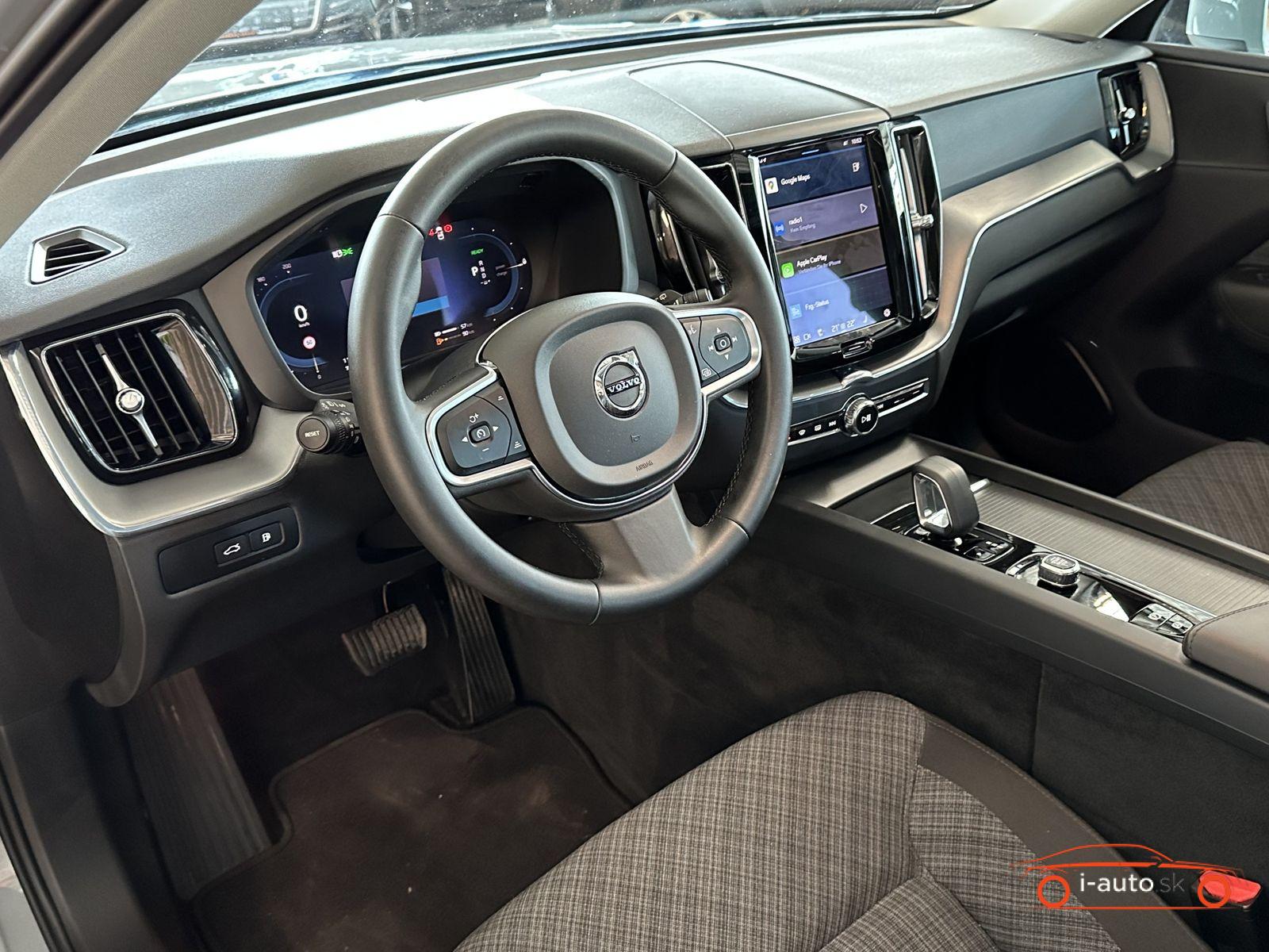 Volvo XC60 T6 Plug-In AWD Essential za 42400€