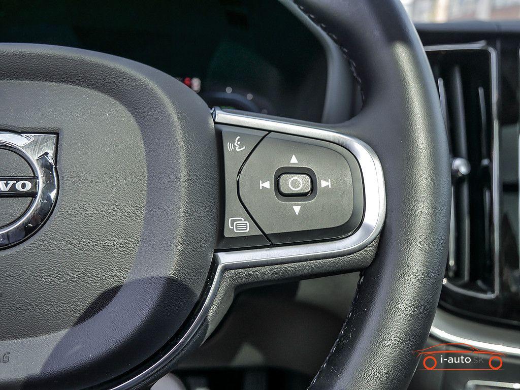 Volvo XC60 T8 Recharge Inscription Expression Recharge za 45500€