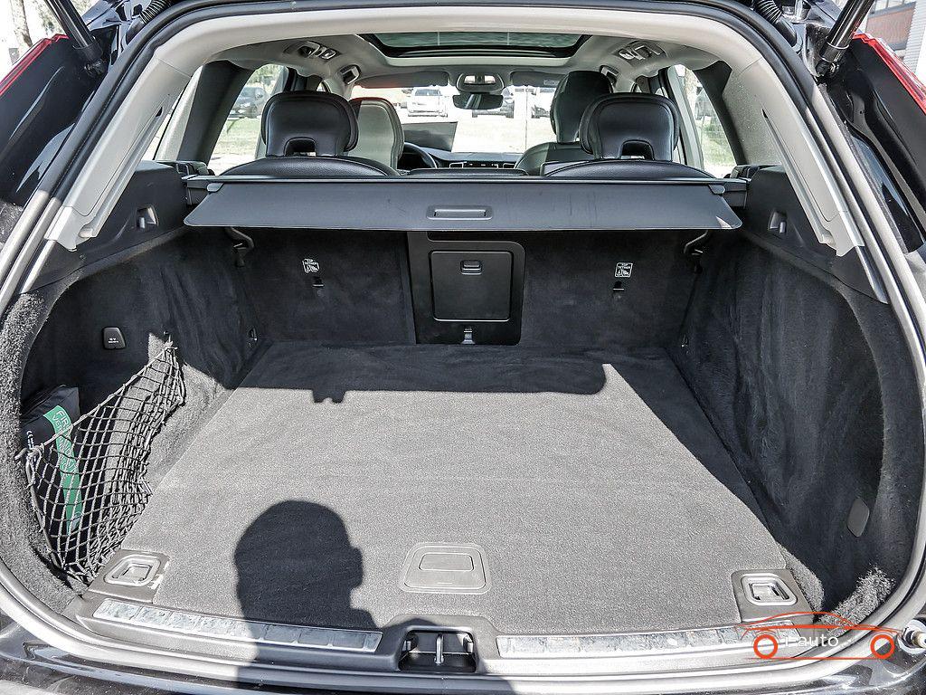 Volvo XC60 T8 Recharge Inscription Expression Recharge za 45500€