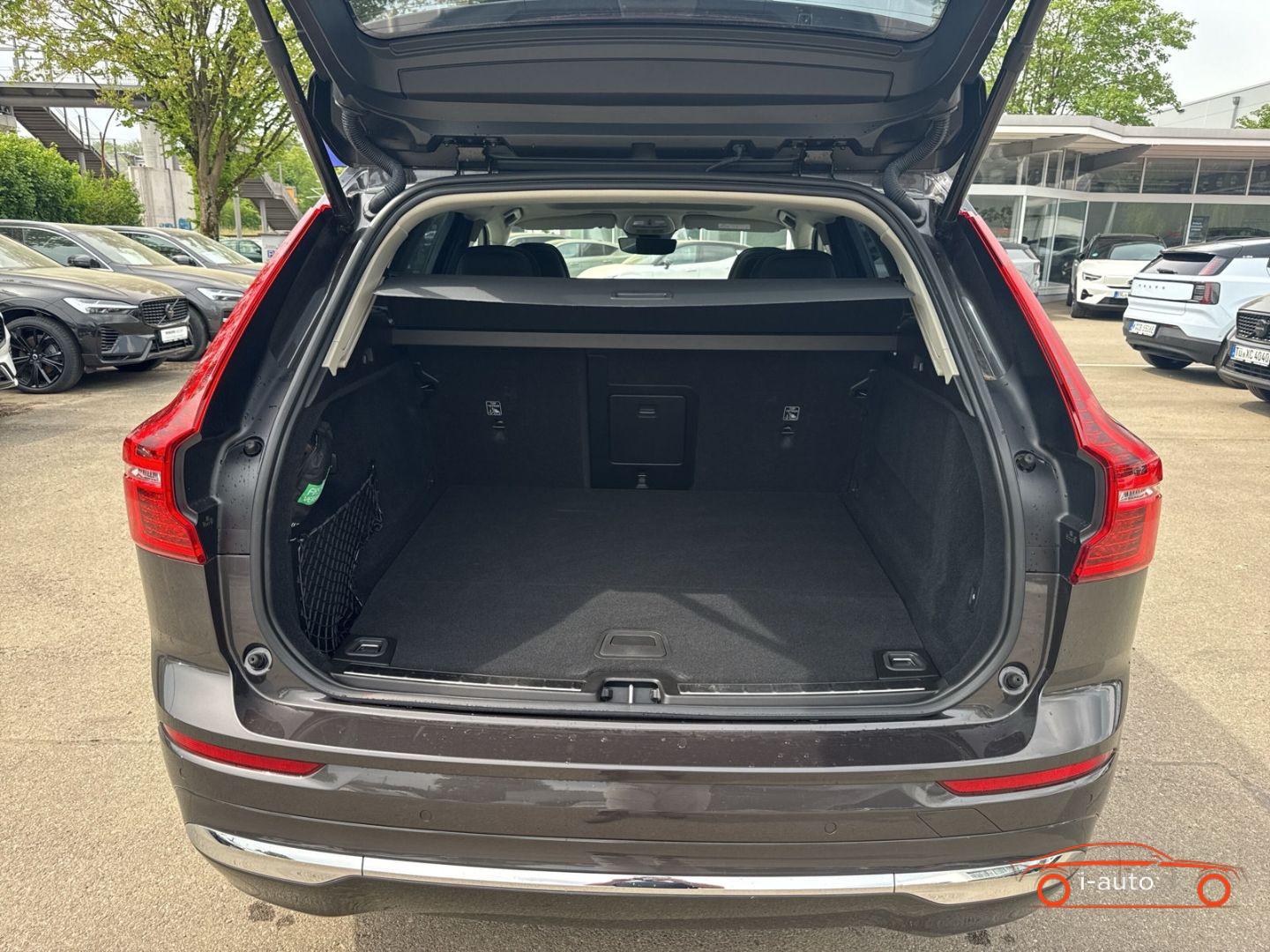 Volvo XC60 T6 Inscription Expression Recharge Plug-In  za 44800€