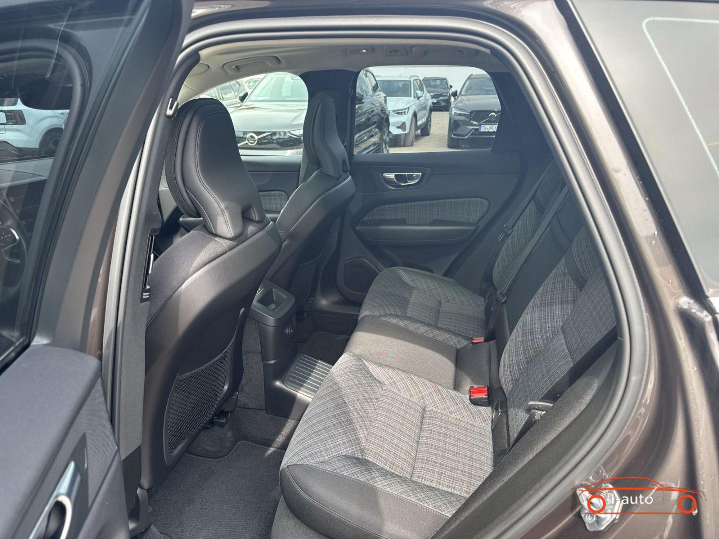 Volvo XC60 T6 Inscription Expression Recharge Plug-In  za 44800€