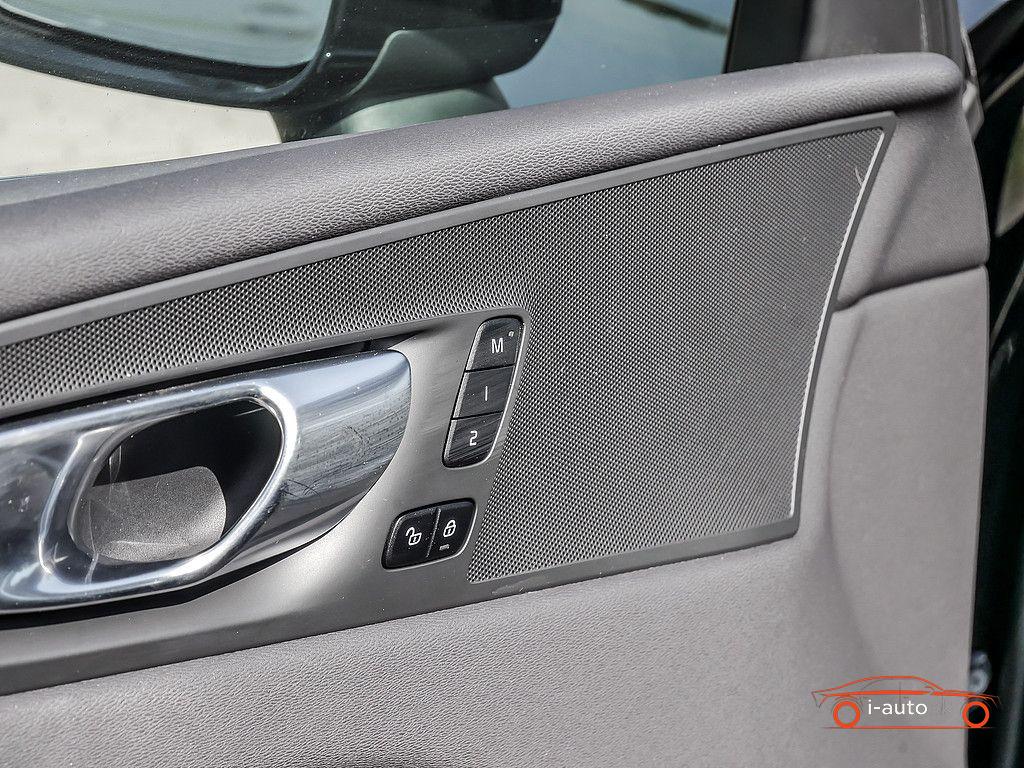 Volvo XC60 T8 Recharge Inscription Expression Recharge za 45500€