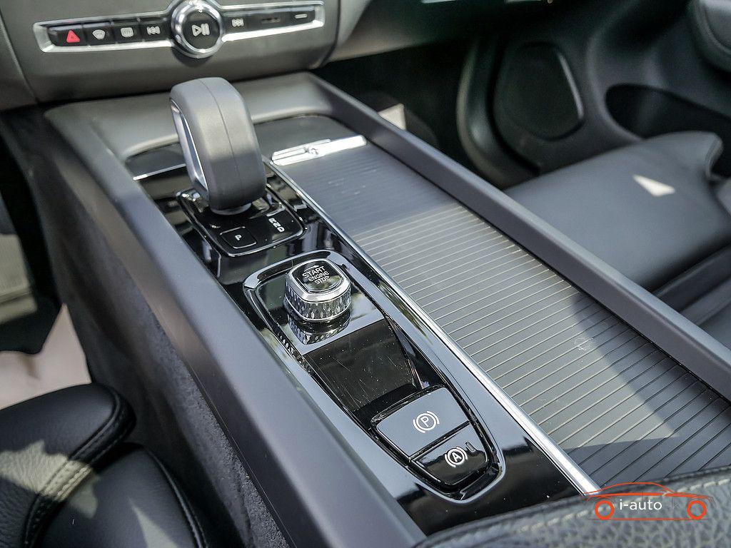 Volvo XC60 T8 Recharge Inscription Expression Recharge za 45500€