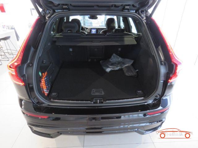 Volvo XC60 T8 Recharge Plus Black Edition za 60790€