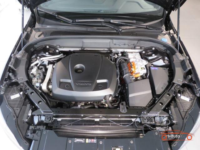Volvo XC60 T8 Recharge Plus Black Edition za 60790€