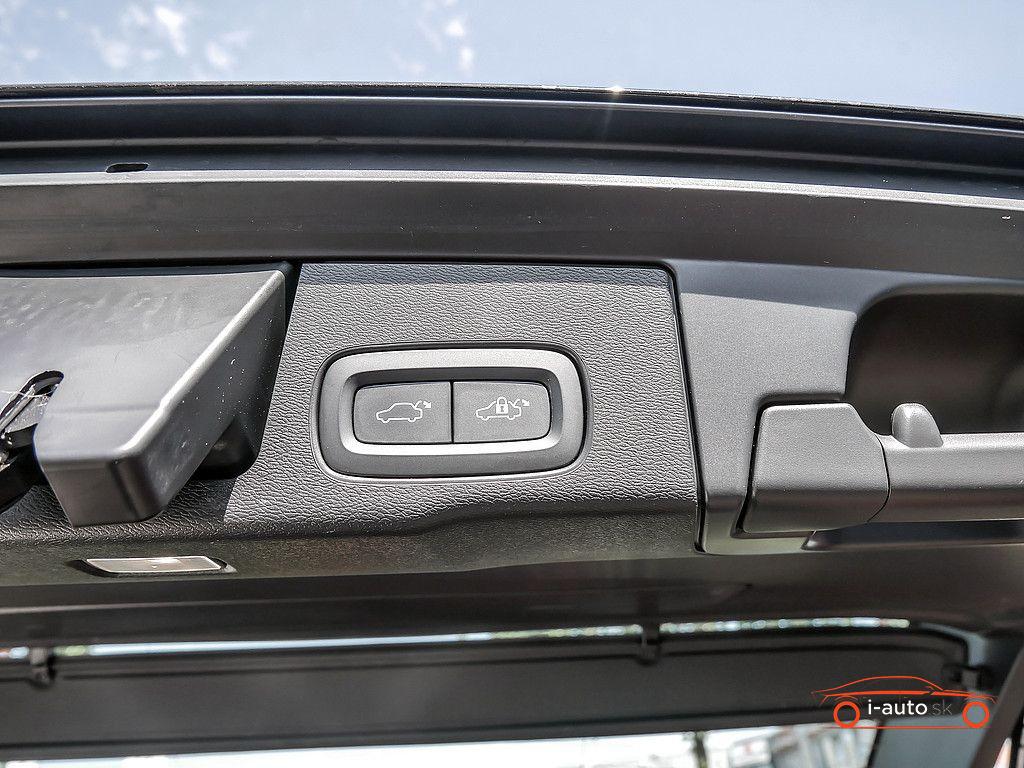 Volvo XC60 T8 Recharge Inscription Expression Recharge za 45500€