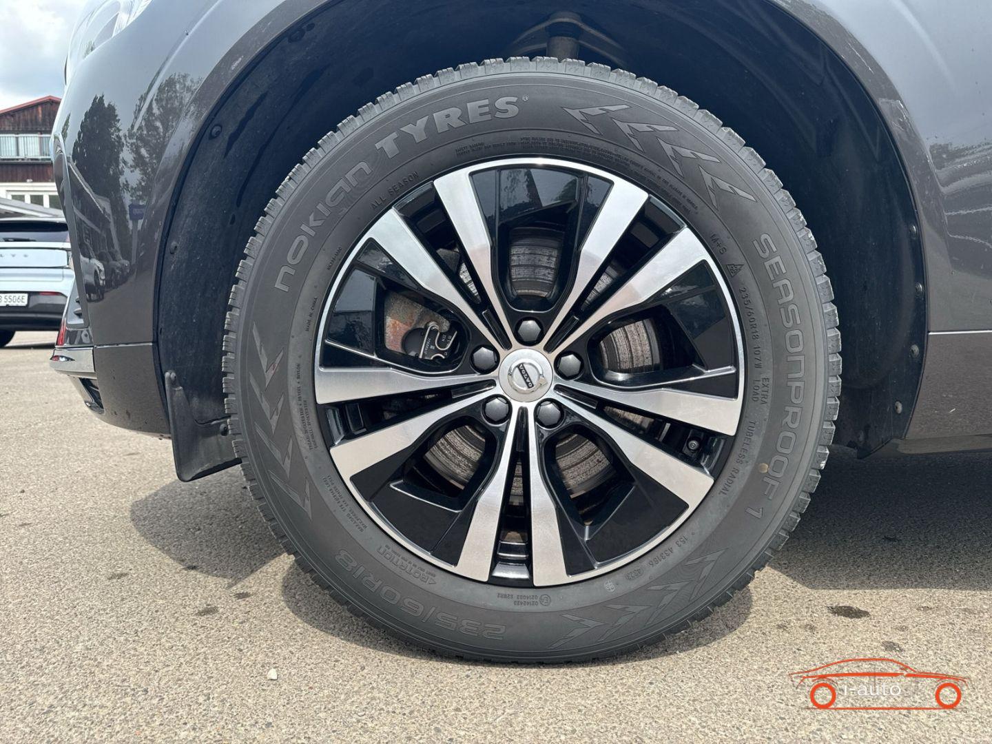 Volvo XC60 T6 Inscription Expression Recharge Plug-In  za 44800€
