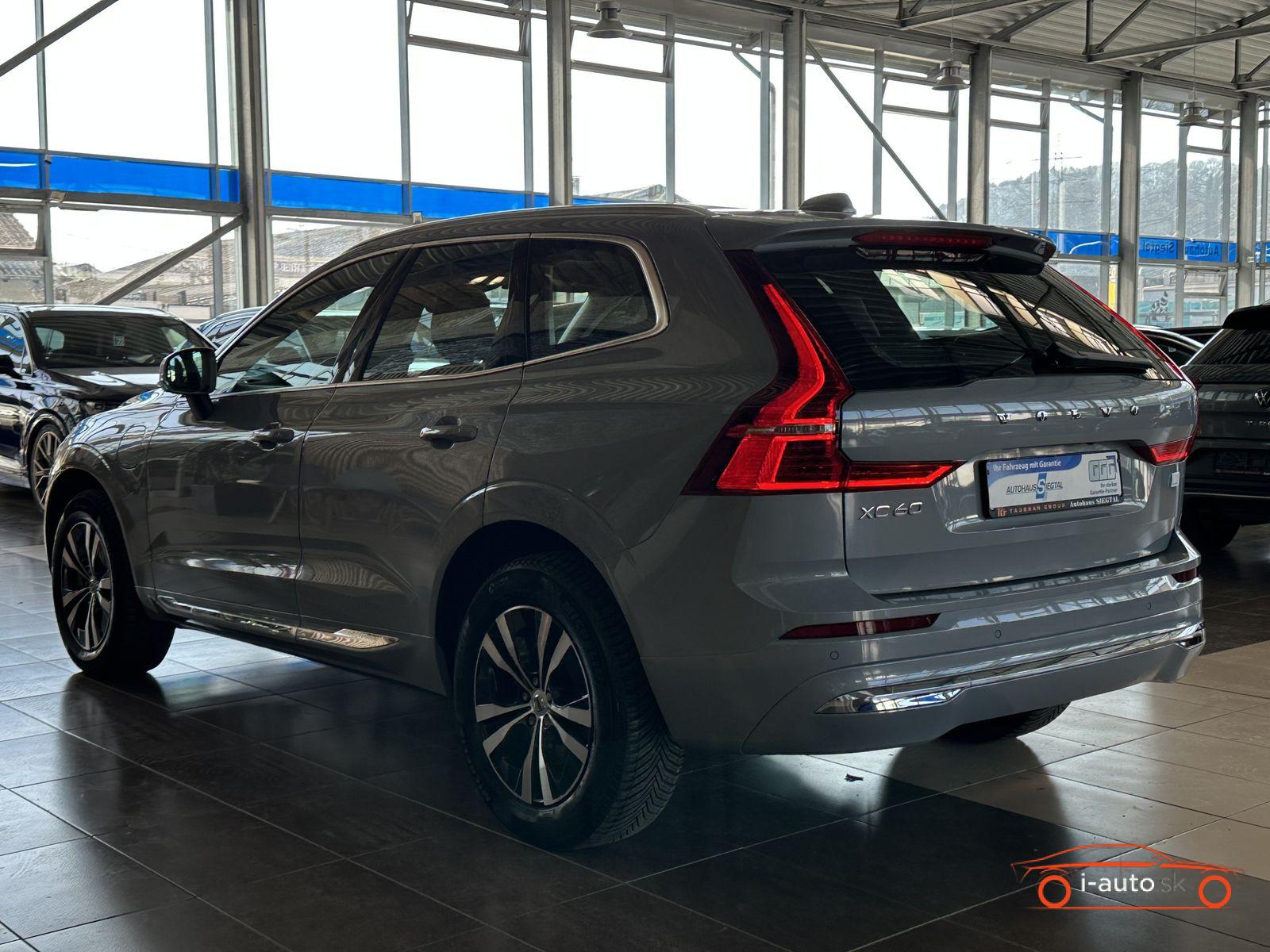 Volvo XC60 T6 Plug-In AWD Essential za 42400€