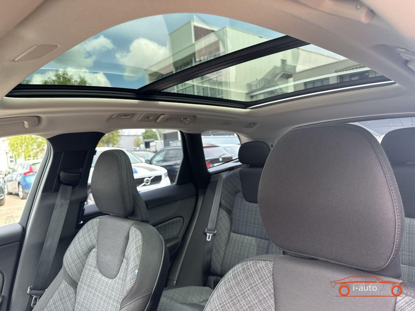 Volvo XC60 T6 Inscription Expression Recharge Plug-In  za 44800€