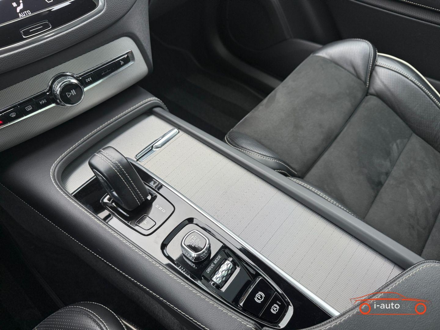 Volvo XC90 B5 D AWD R Design za 48640€