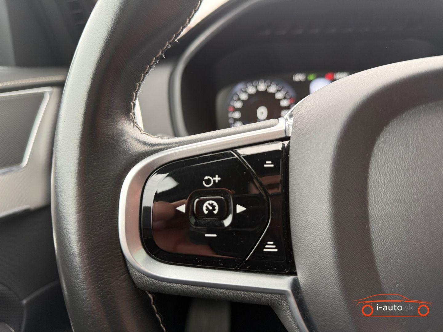Volvo XC90 B5 D AWD R Design za 48640€