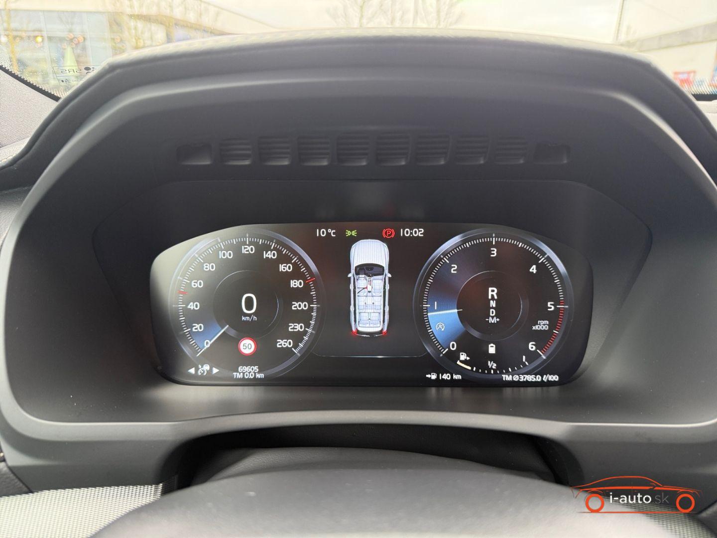 Volvo XC90 B5 D AWD R Design za 48640€