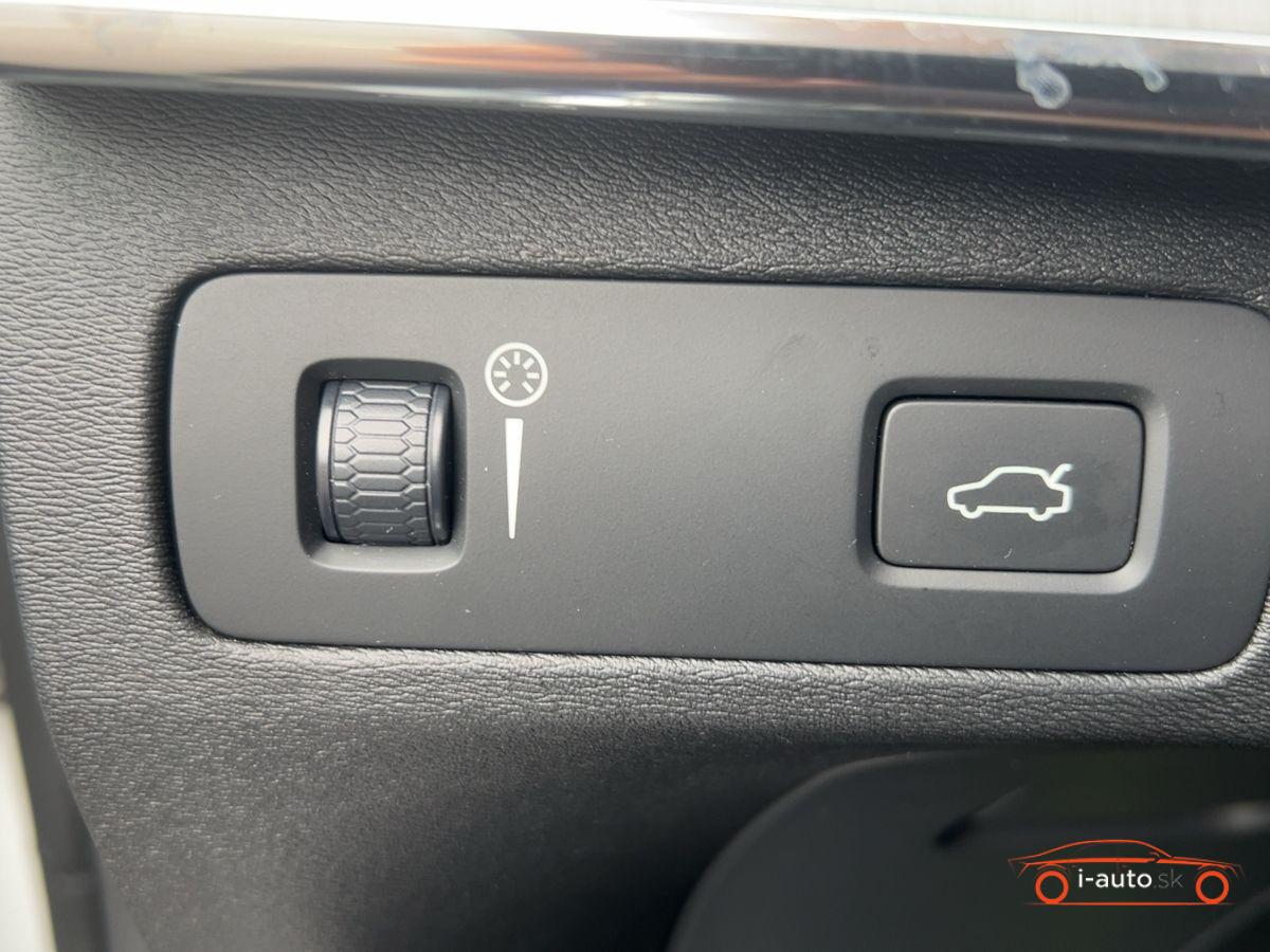 Volvo XC90 MOMENTUM PRO AWD za 39800€