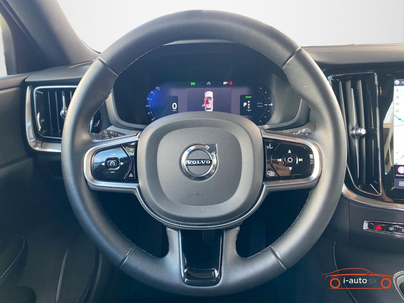 Volvo V60 T8 Plus Dark Recharge za 43000€