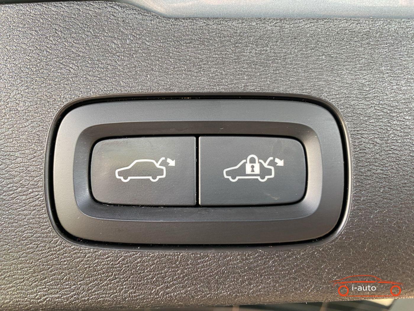 Volvo V60 T8 Plus Dark Recharge za 43000€