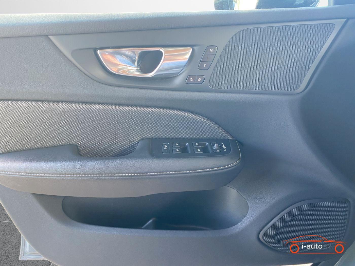 Volvo V60 T8 Plus Dark Recharge za 43000€