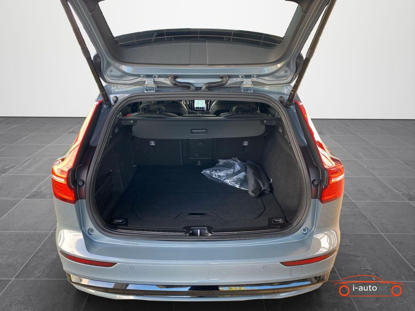 Volvo V60 T8 Plus Dark Recharge za 43000€
