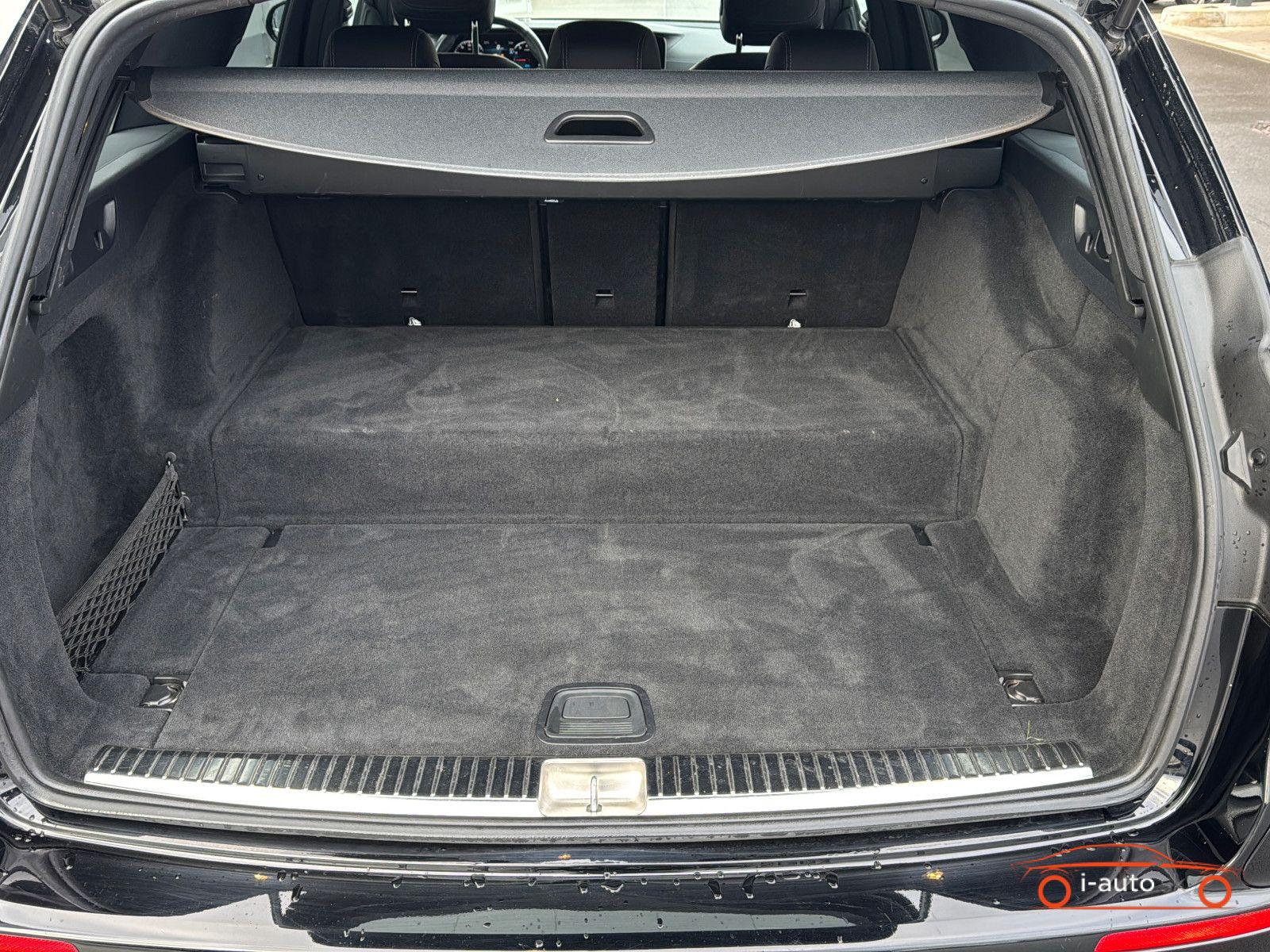 Mercedes-Benz E T 300de AMG 4M za 34140€