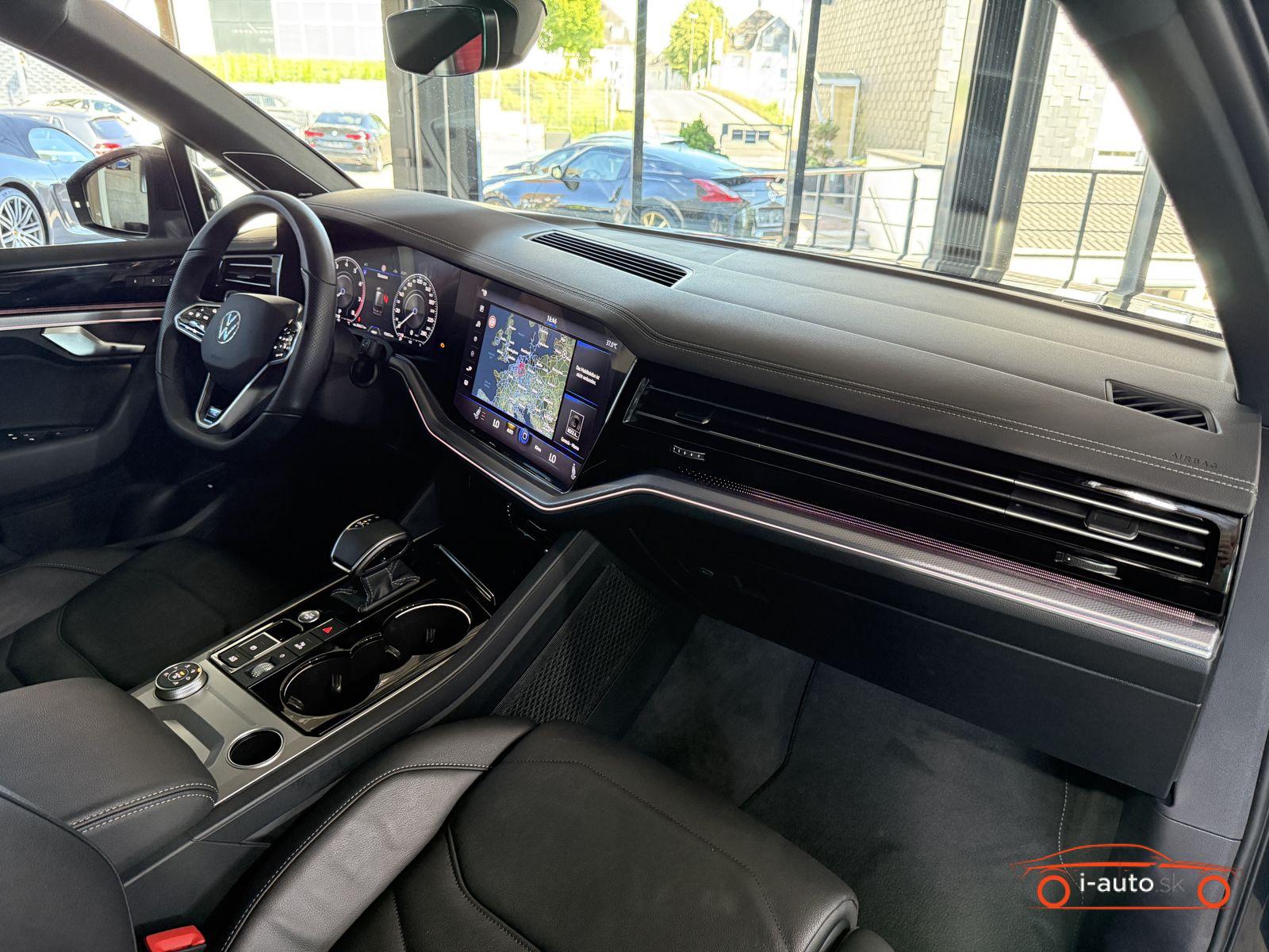 Volkswagen Touareg 3.0 TSI R-Line 4Motion za 48600€