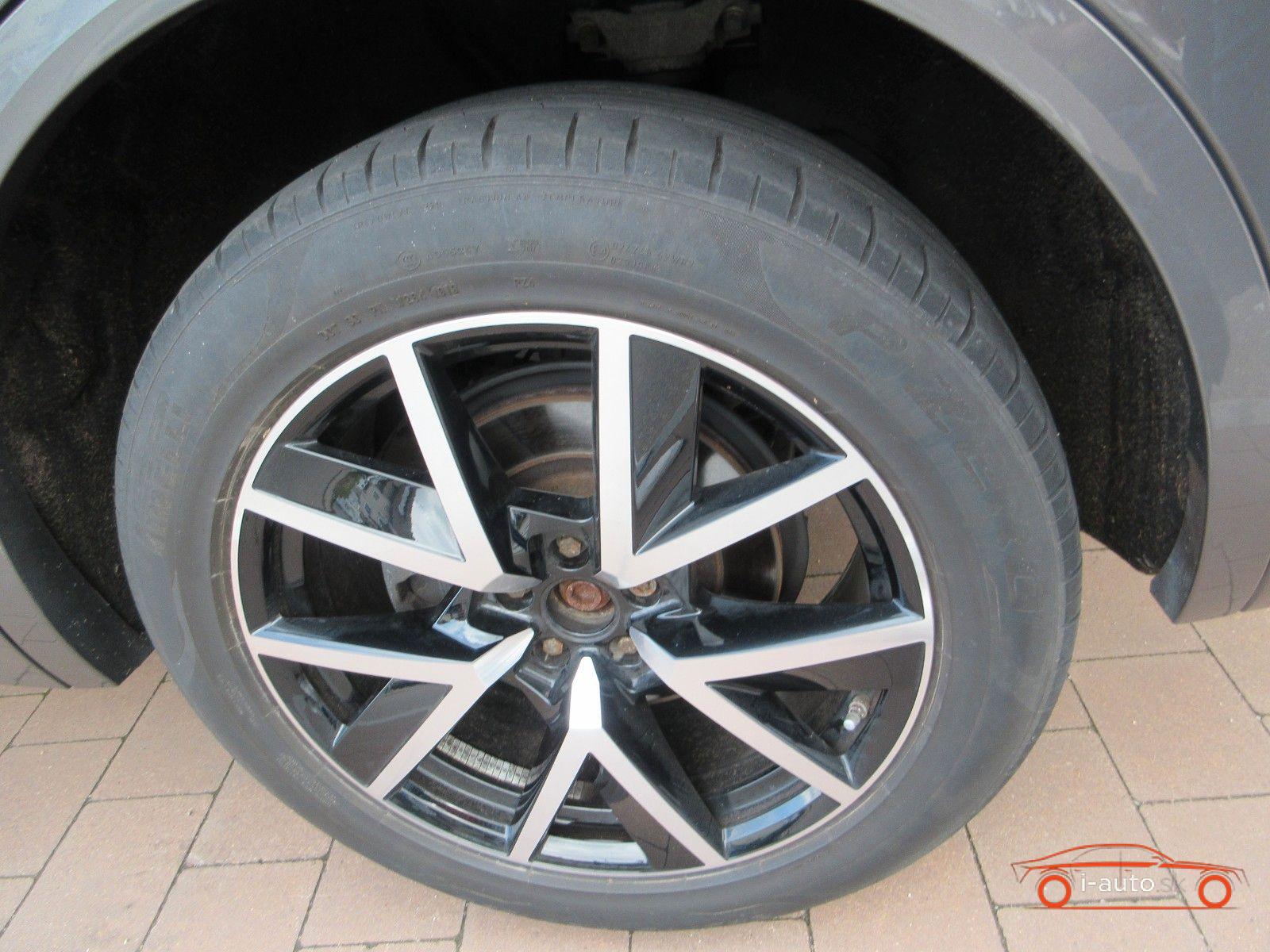 Volkswagen Touareg 3.0 V6 TDI Elegance 4Motion R Line za 39710€