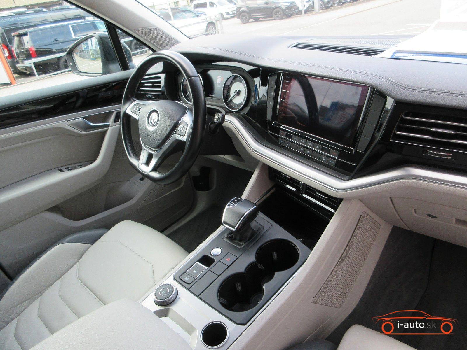 Volkswagen Touareg 3.0 V6 TDI Elegance 4Motion R Line za 39710€