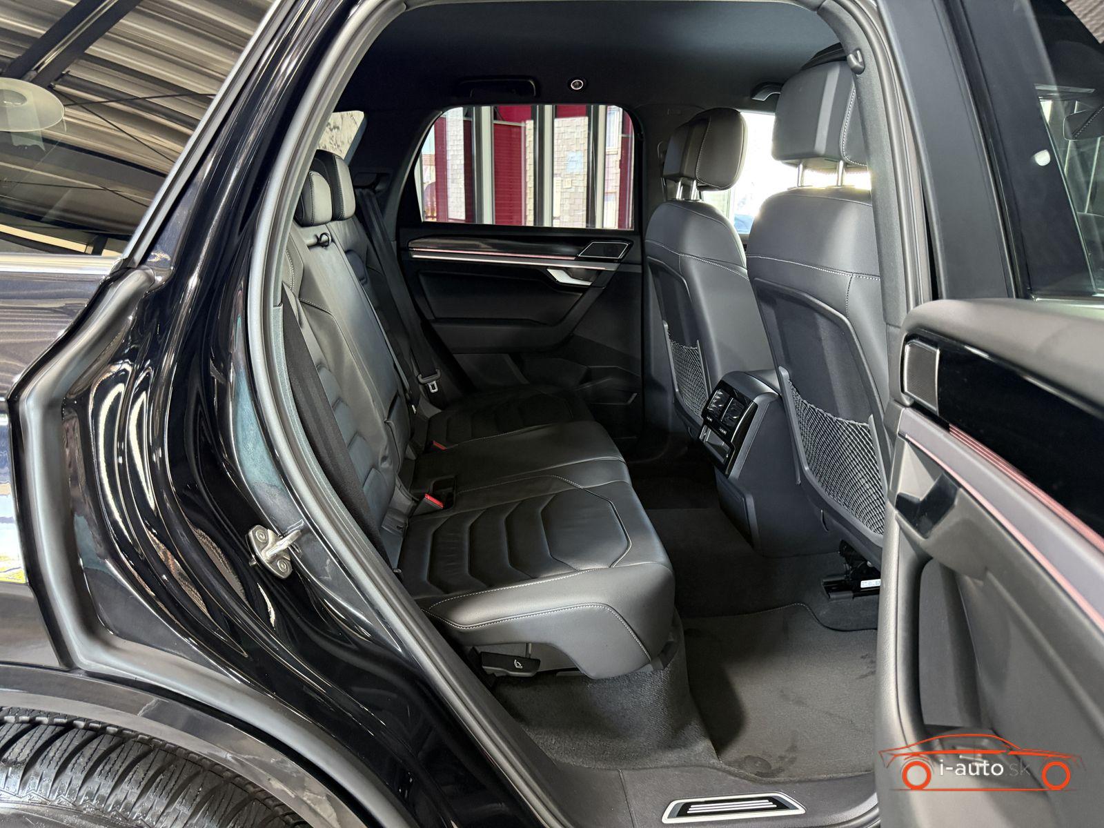 Volkswagen Touareg 3.0 TSI R-Line 4Motion za 48600€