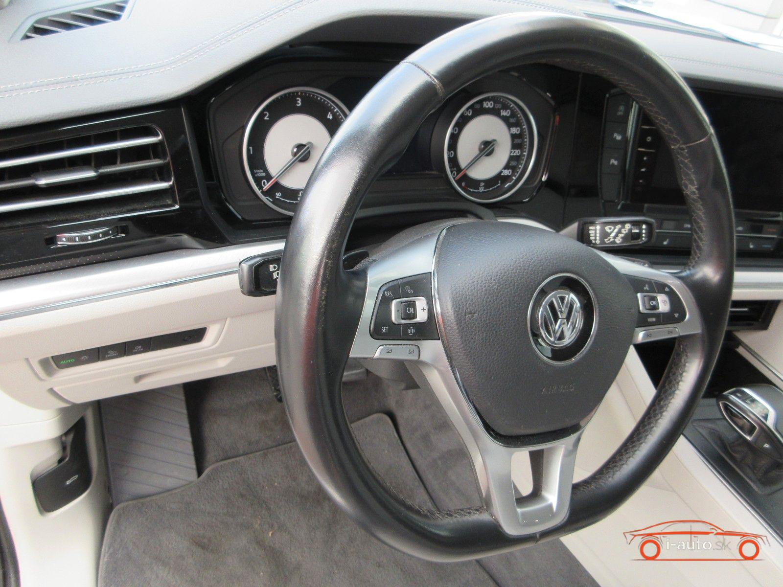Volkswagen Touareg 3.0 V6 TDI Elegance 4Motion R Line za 39710€