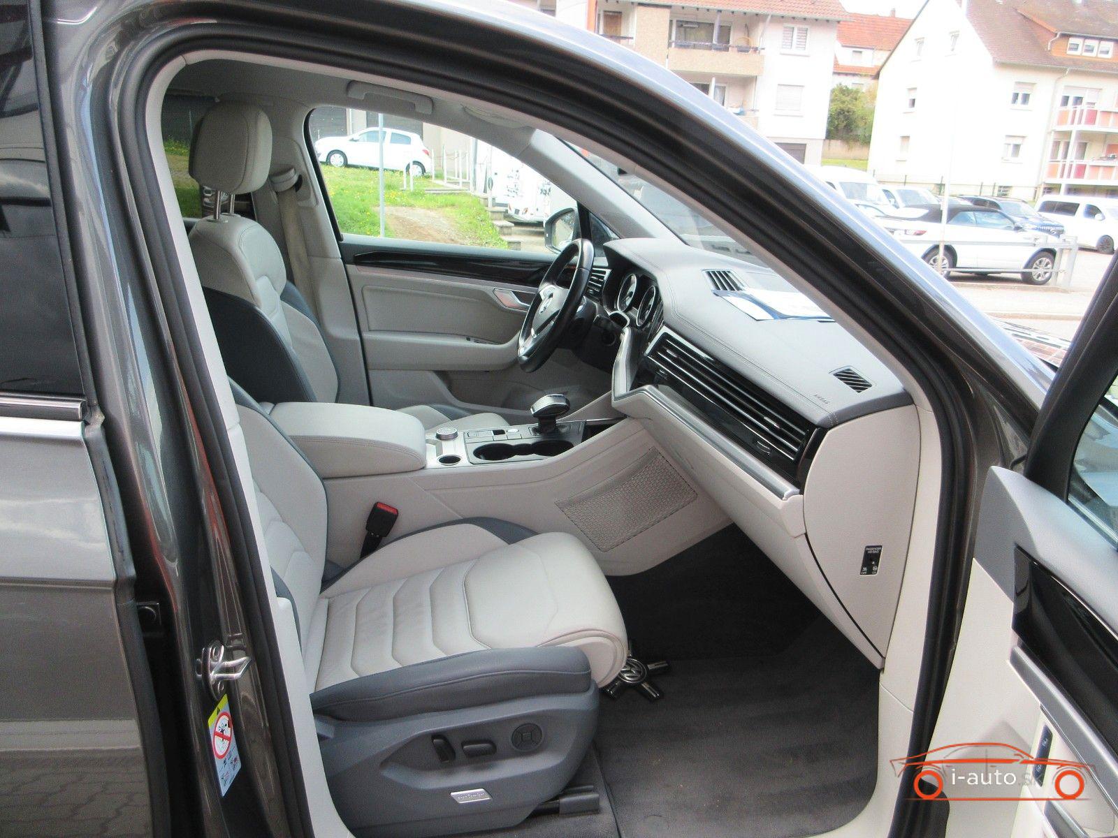 Volkswagen Touareg 3.0 V6 TDI Elegance 4Motion R Line za 39710€