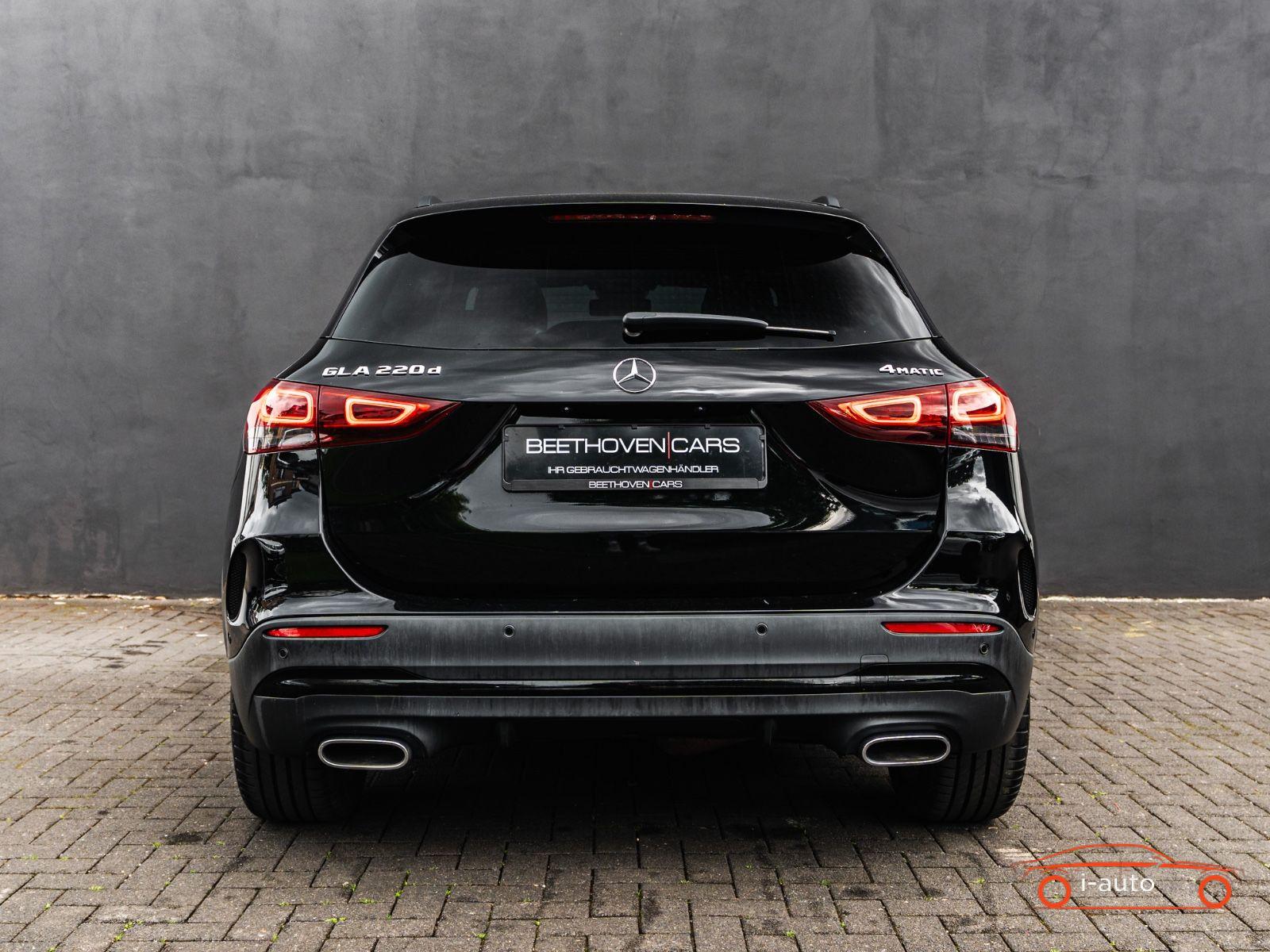 Mercedes-Benz GLA 220d 4Matic AMG LINE za 33100€