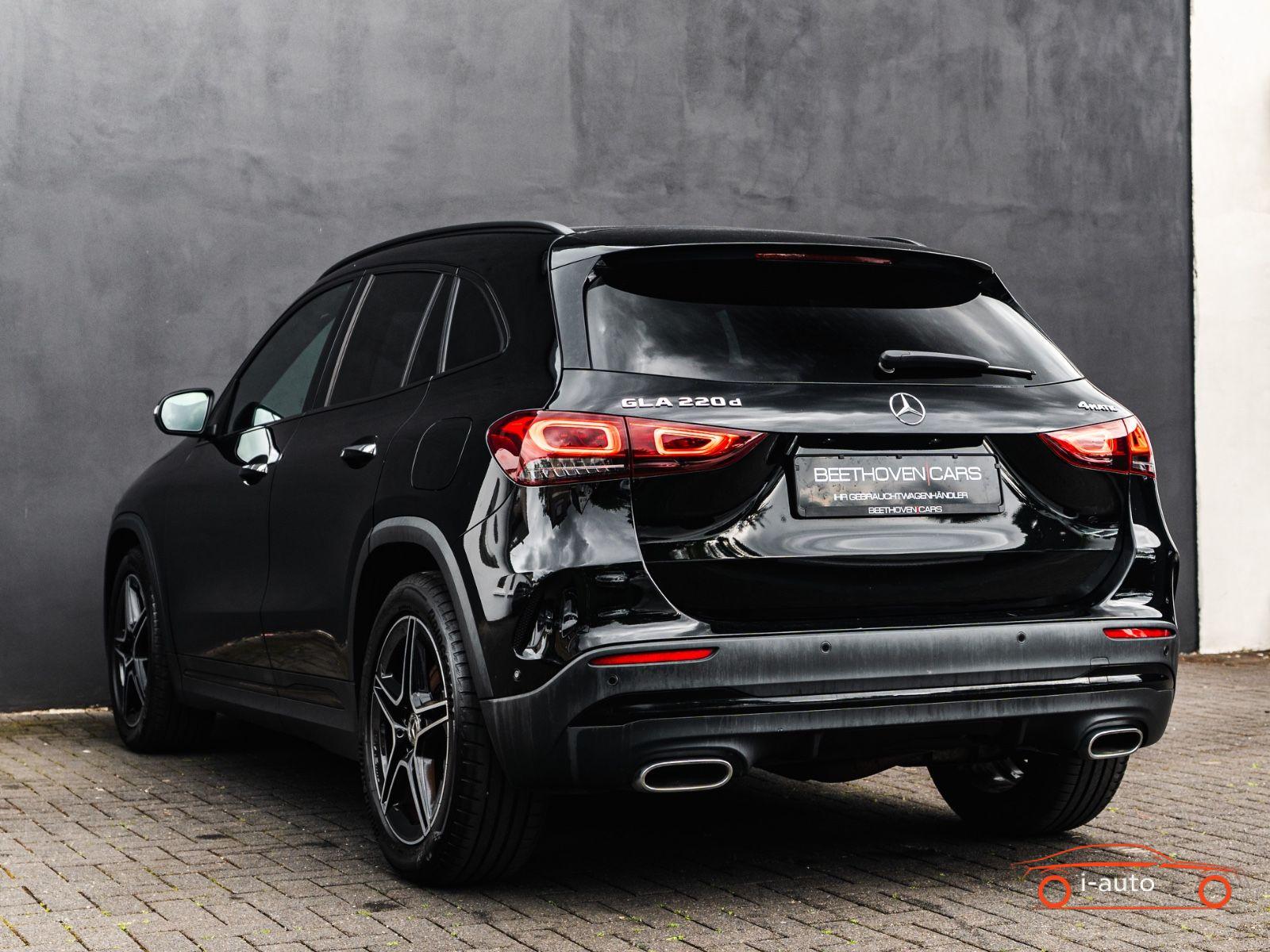 Mercedes-Benz GLA 220d 4Matic AMG LINE za 33100€