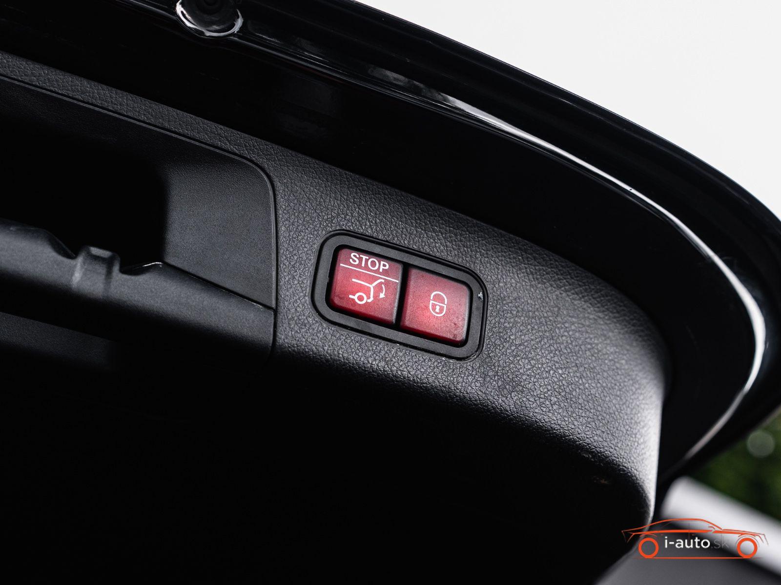 Mercedes-Benz GLA 220d 4Matic AMG LINE za 33100€