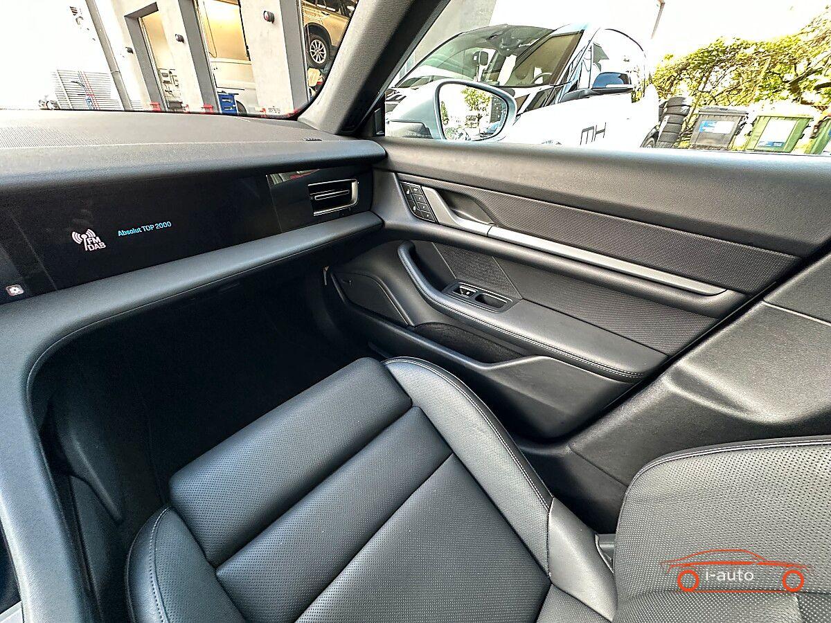 Porsche Taycan 4 Cross Turismo  za 80950€