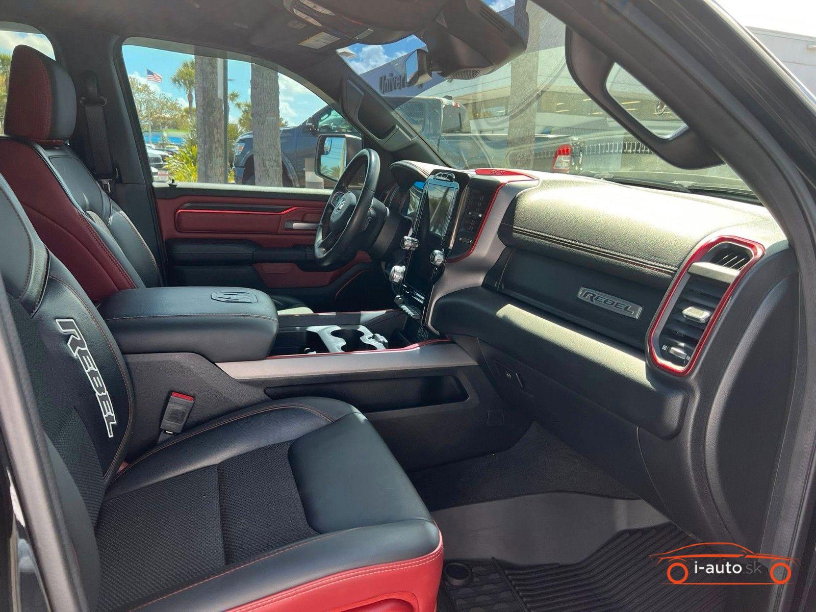 Dodge RAM 5.7L V8 HEMI Rebel 4x4 CrewCab za 73730€