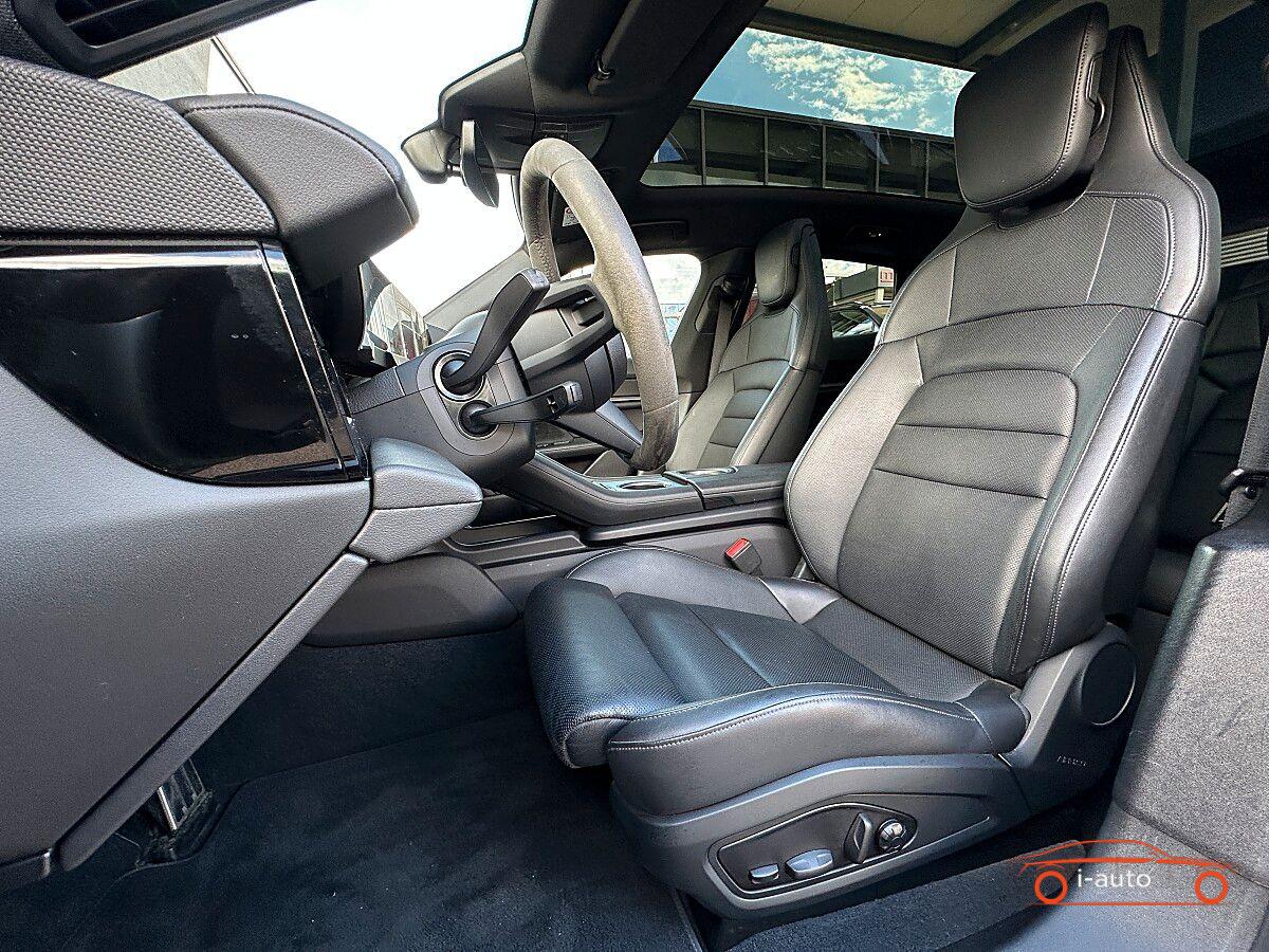 Porsche Taycan 4 Cross Turismo  za 80950€